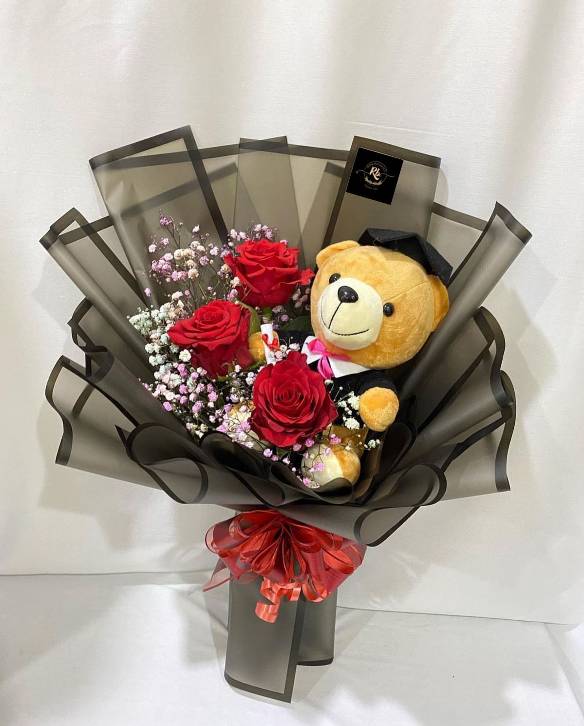 Ramito en 3 rosas y peluchito graduado